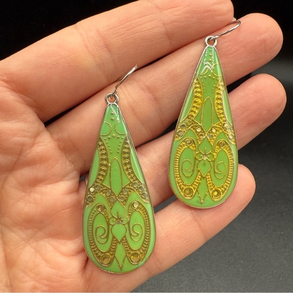 Art Deco style Green and Gold Filigree Teardrop Dangle Earrings - Picture 6 of 7
